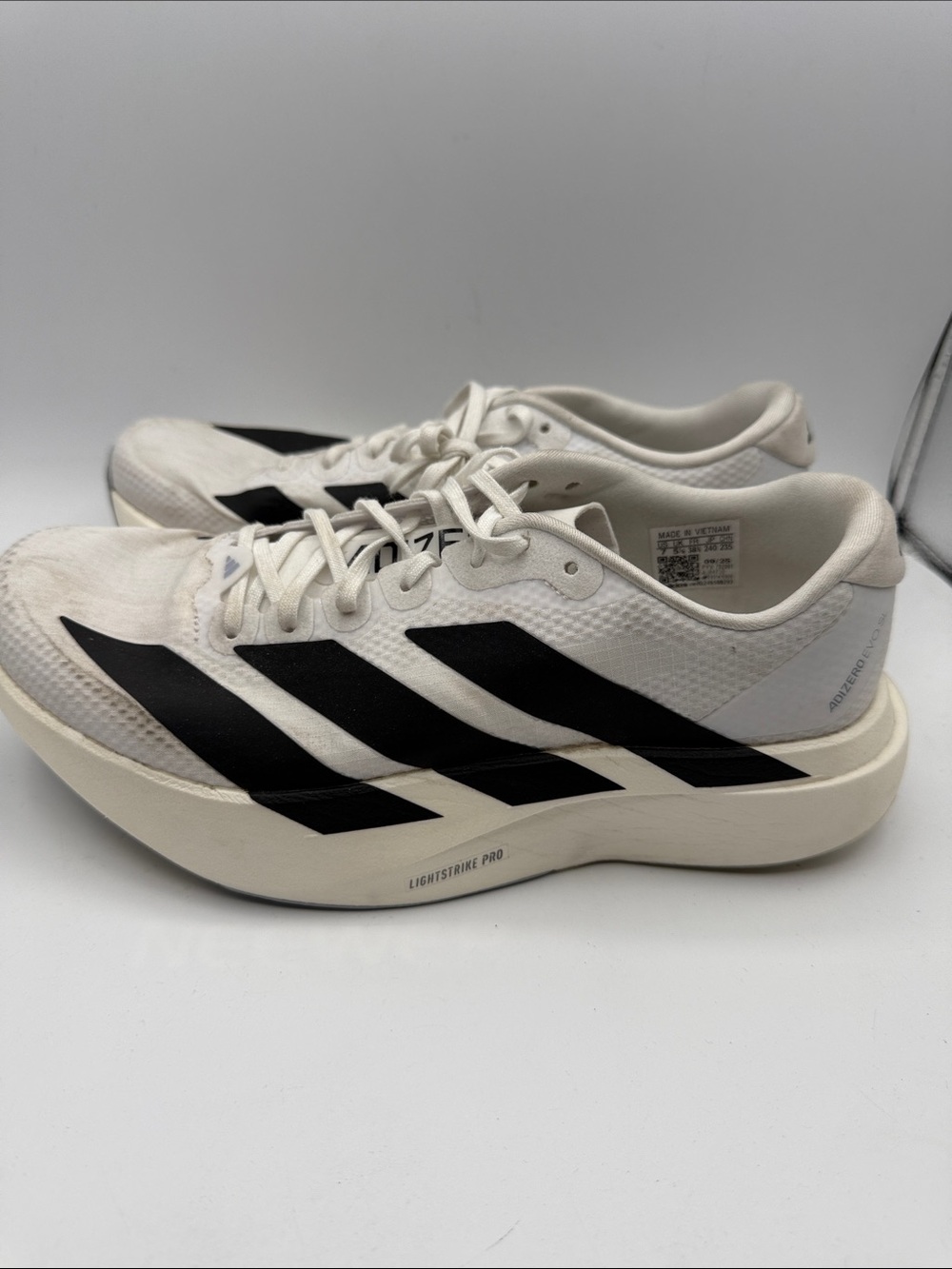 Adidas ADIZERO EVO SL women’s 7 White and Black Racing Sneakers S14 - Picture 3 of 6